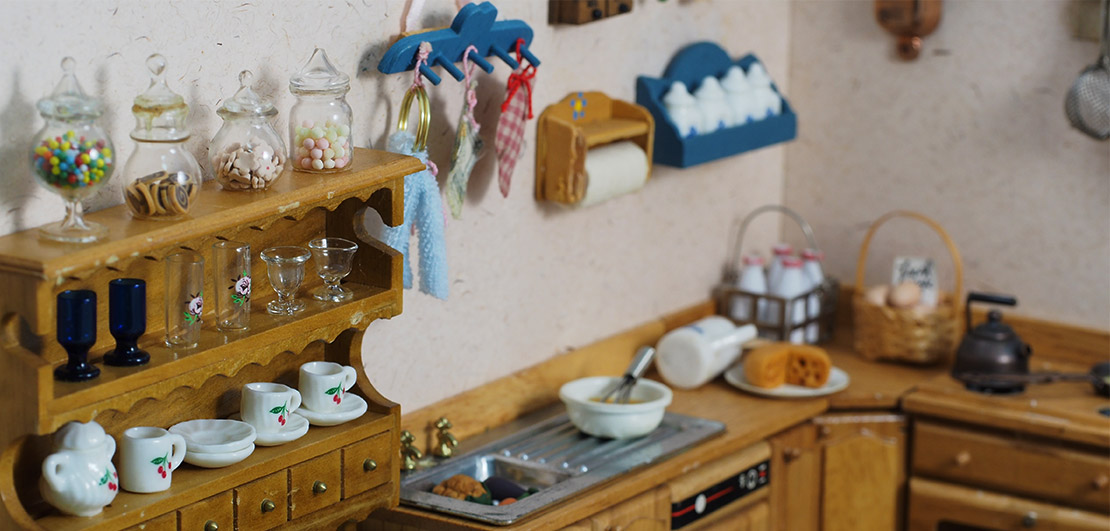 miniature kitchenware